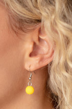 Load image into Gallery viewer, Paparazzi's Summer Splash - Yellow necklace