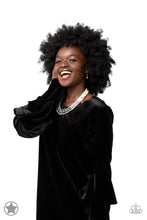 Load image into Gallery viewer, Paparazzi's Lady In Waiting - Silver pearl necklace (Blockbusters)