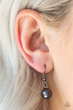 Load image into Gallery viewer, Paparazzi's Party Pearls - Black necklace