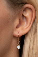 Load image into Gallery viewer, Paparazzi’s Effervescently Divine - Gold Iridescent necklace