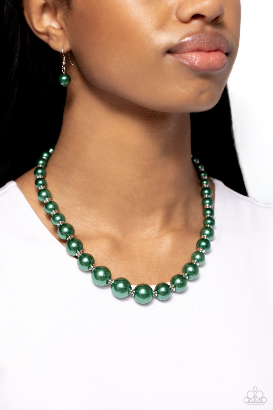 Paparazzi's Manhattan Mongul - Green Pearl Necklace