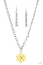 Load image into Gallery viewer, Paparazzi&#39;s Dazzling Dahlia - Yellow necklace
