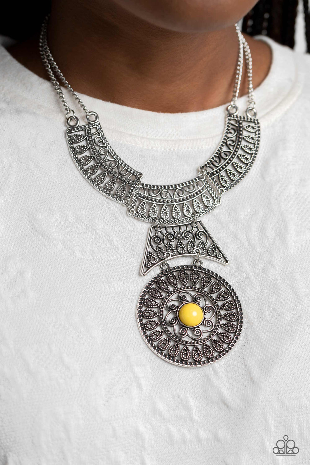 Paparazzi's Fetching Filigree - Yellow necklace