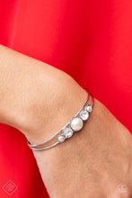 Load image into Gallery viewer, Paparazzi&#39;s Wedding Waltz - White Pearl bracelet (Fashion Fix)
