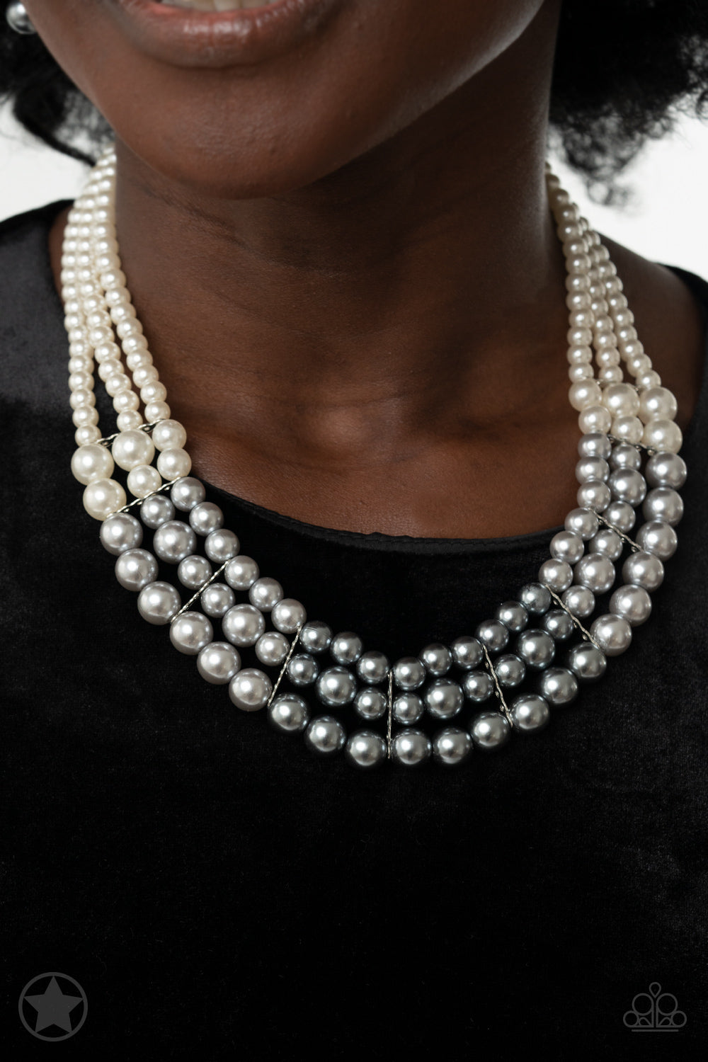 Paparazzi's Lady In Waiting - Silver pearl necklace (Blockbusters)