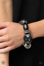 Load image into Gallery viewer, Paparazzi&#39;s Glaze Of Glory - Black bracelet (Blockbusters)
