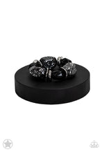 Load image into Gallery viewer, Paparazzi&#39;s Glaze Of Glory - Black bracelet (Blockbusters)
