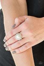Load image into Gallery viewer, Paparazzi&#39;s Vow To Wow - White Pearl ring (Fashion Fix)

