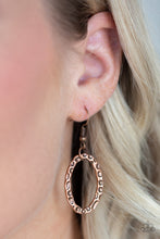 Load image into Gallery viewer, Paparazzi&#39;s Bend OVAL Backwards - Copper necklace
