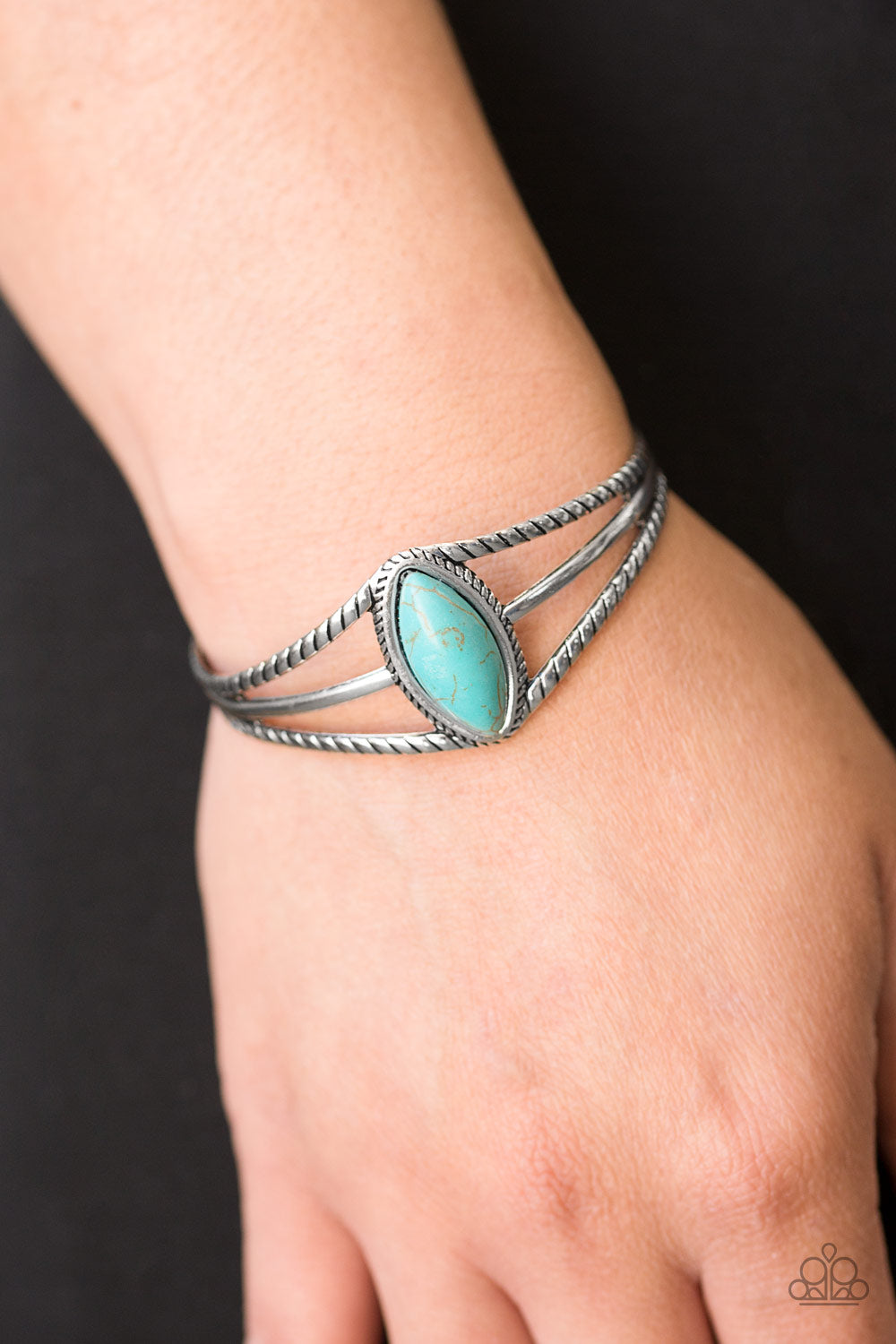 Paparazzi's Western Wanderer - Blue bracelet