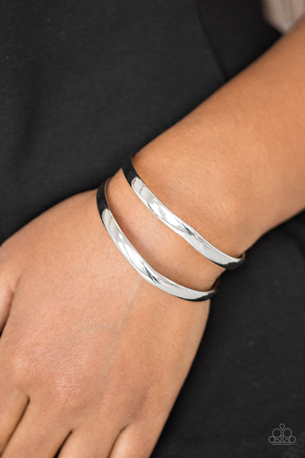 Paparazzi's Palm Trees and Pyramids - Silver bracelet