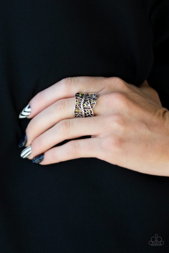Paparazzi's Stage Struck - Green ring
