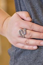Load image into Gallery viewer, Paparazzi&#39;s Make Waves - Purple ring
