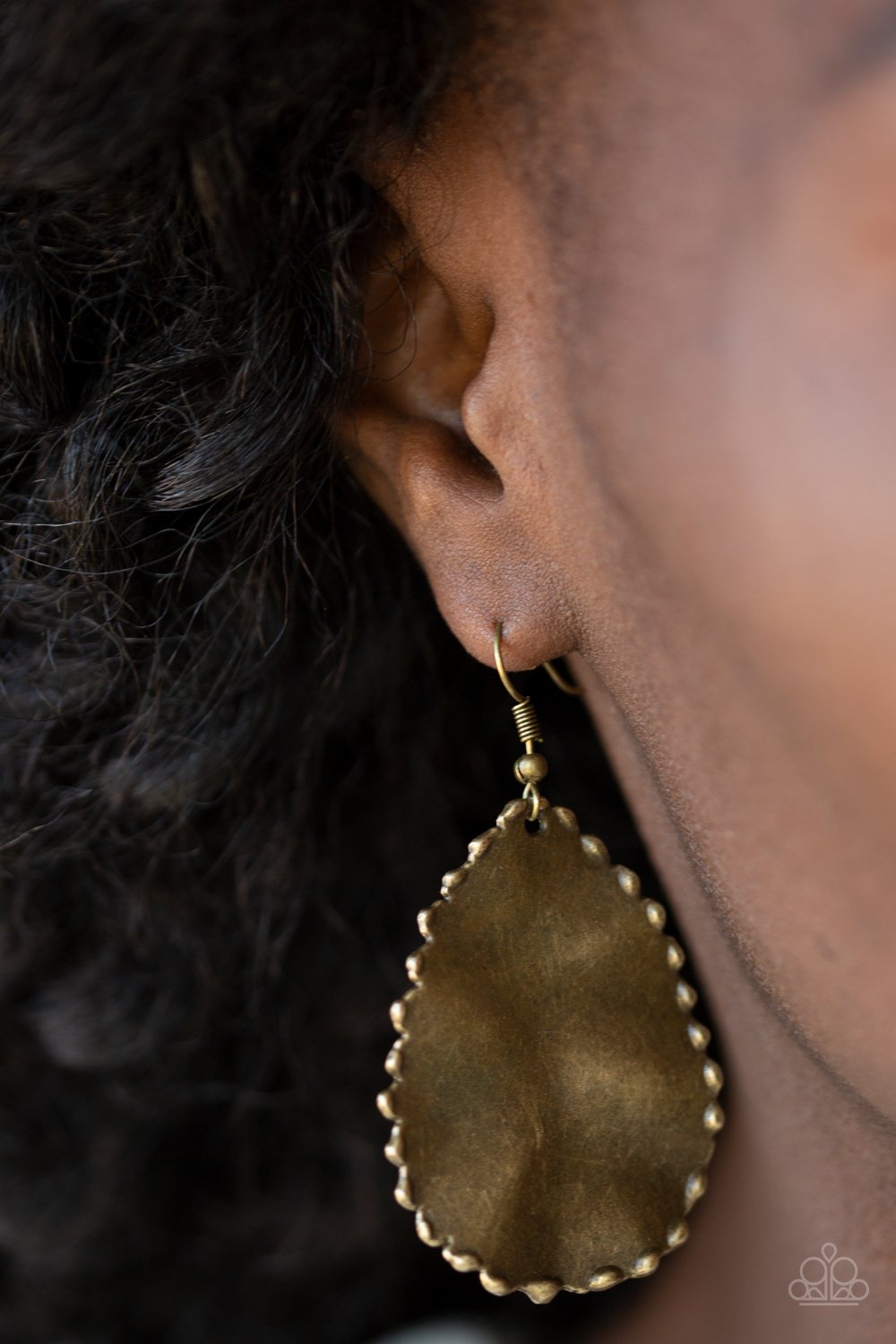Paparazzi's Trail Ware - Brass earrings