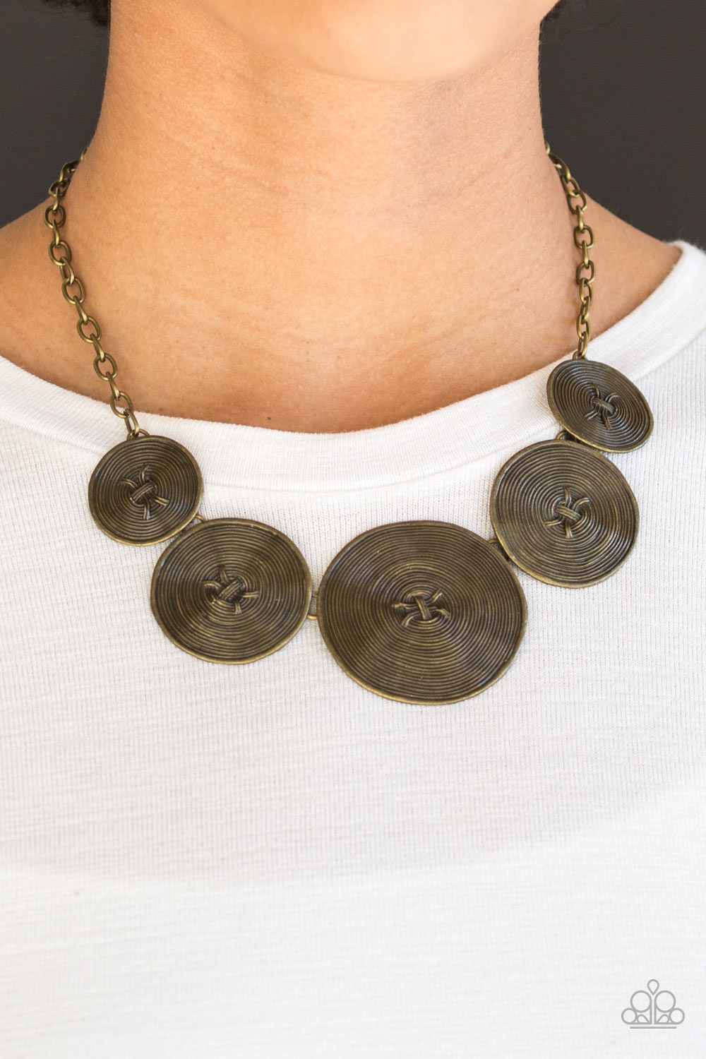 Paparazzi's Deserves A Medal - Brass necklace