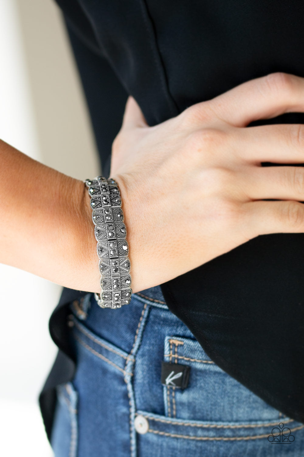 Paparazzi's Modern Magnificence - Silver bracelet