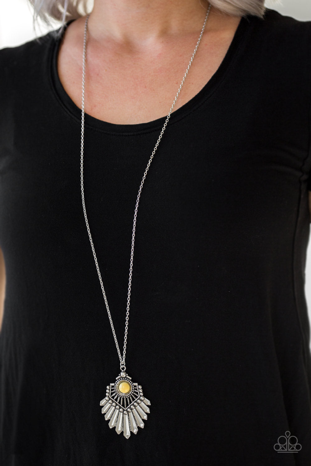 Paparazzi's Inde-PENDANT Idol - Yellow necklace