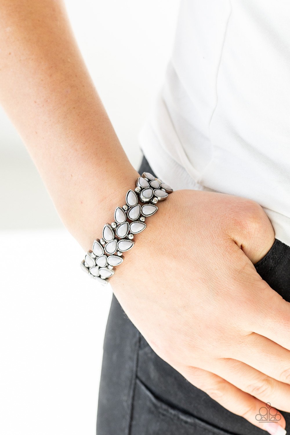 Paparazzi's Vintage Venture - Silver bracelet