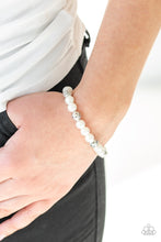 Load image into Gallery viewer, Paparazzi&#39;s Poised For Perfection - White Pearl bracelet
