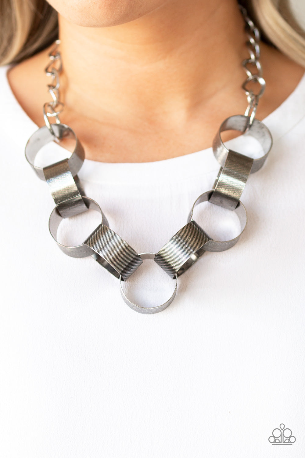 Paparazzi's Big Hit - Silver necklace