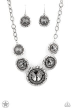 Load image into Gallery viewer, Paparazzi&#39;s Global Glamour necklace (Blockbusters)
