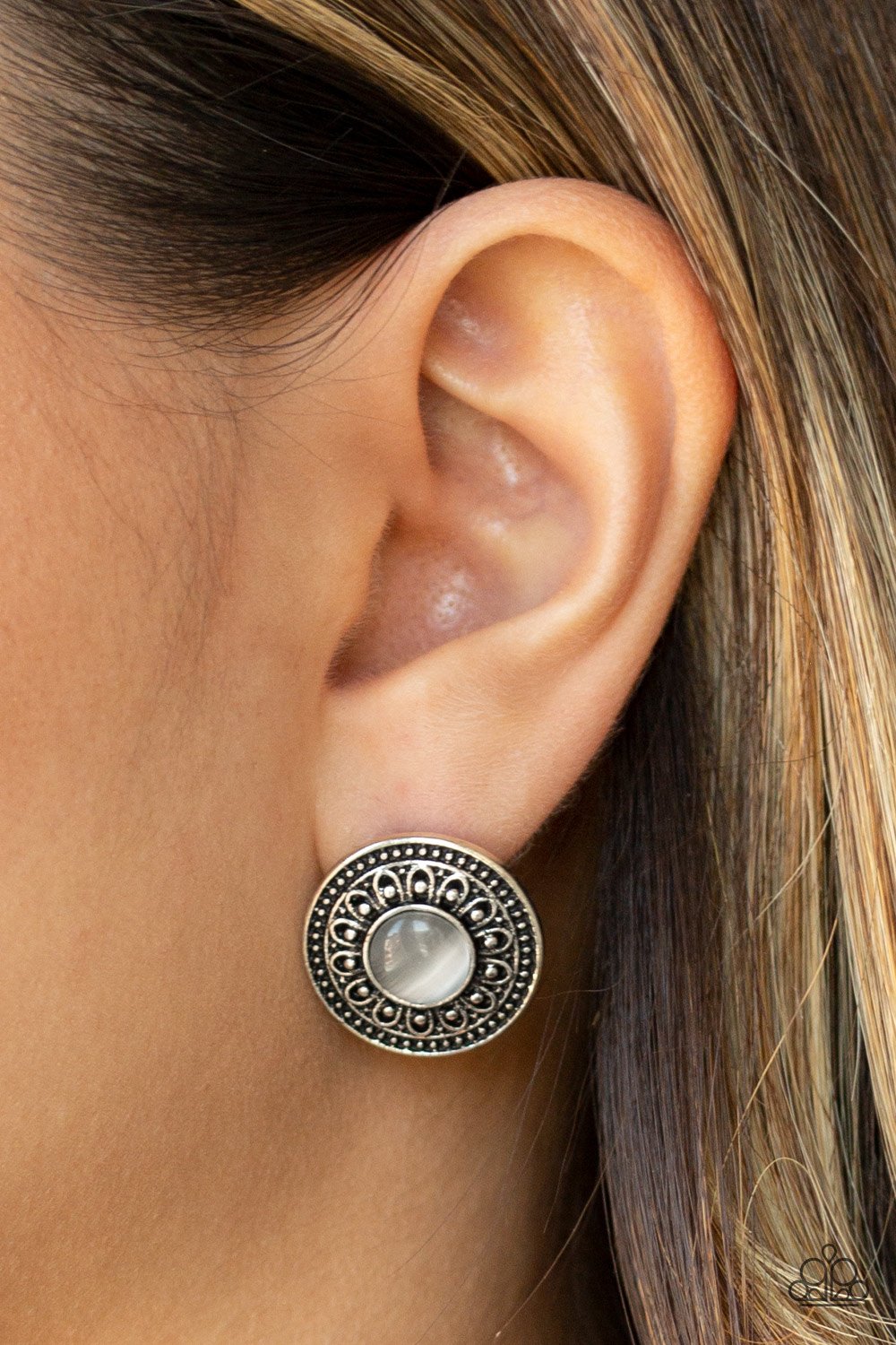Paparazzi's Fine Flora - White post earrings