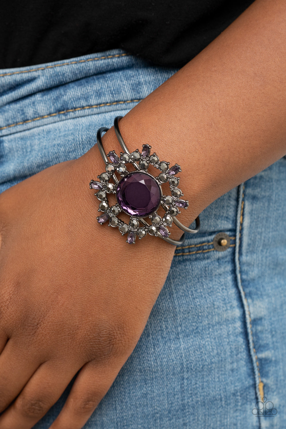 Paparazzi's Elaborate Elegance - Purple bracelet