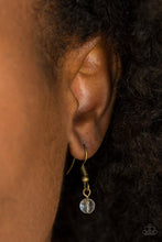 Load image into Gallery viewer, Paparazzi&#39;s Everyday Enchant - Brass necklace
