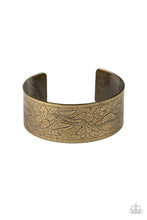 Load image into Gallery viewer, Paparazzi&#39;s Garden Variety - Brass bracelet

