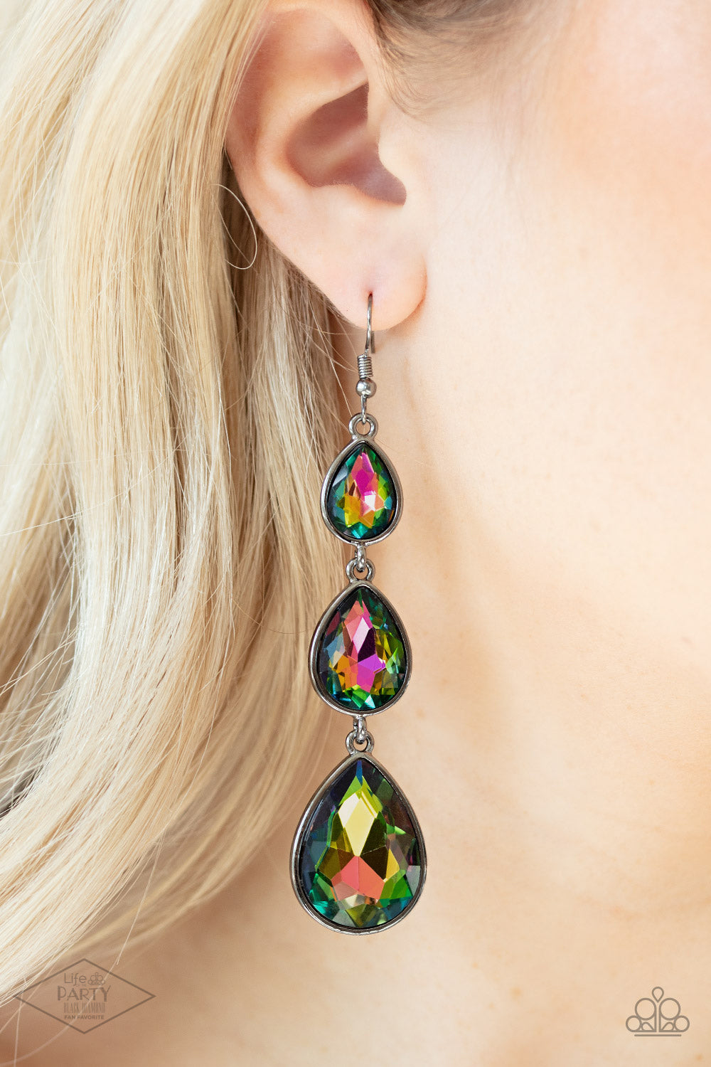 Paparazzi's Metro M - Multi earrings