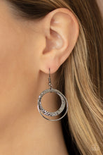 Load image into Gallery viewer, Paparazzi&#39;s Metro Eclipse - Black necklace
