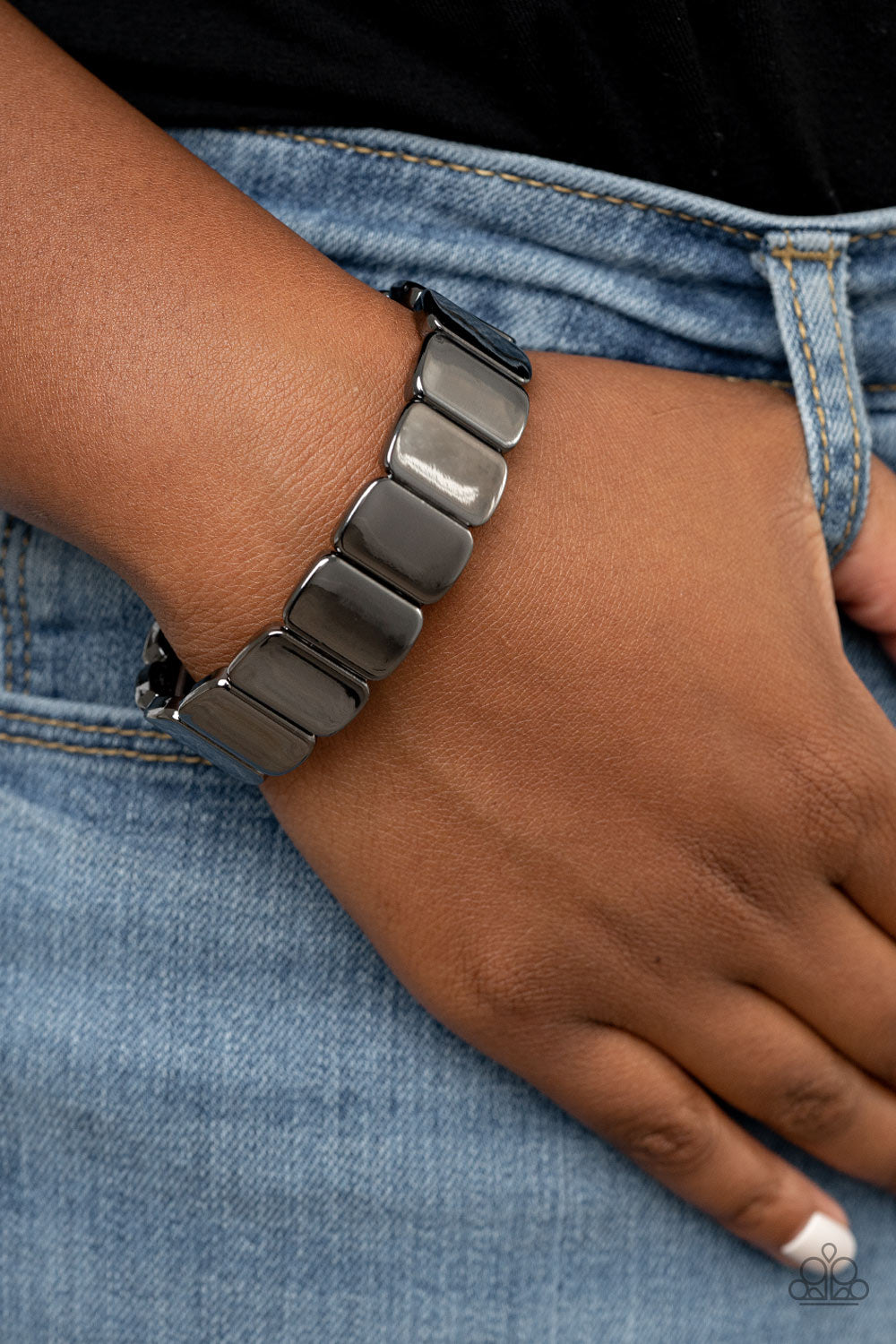 Paparazzi's Retro Effect - Black bracelet