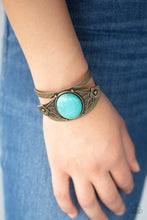 Load image into Gallery viewer, Paparazzi&#39;s Desert Nature - Brass bracelet
