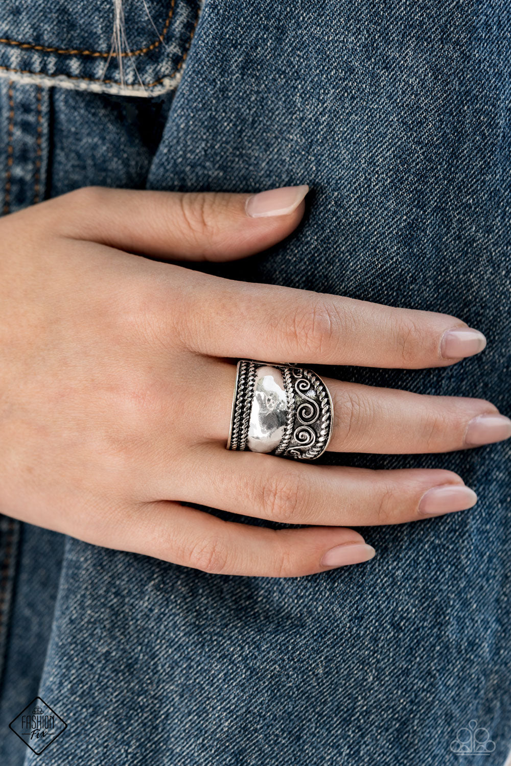 Paparazzi's Texture Tantrum - Silver ring (Fashion Fix)