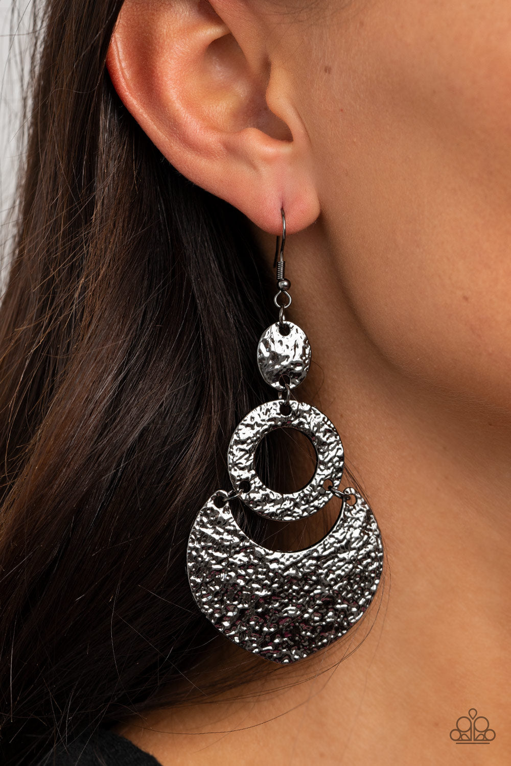 Paparazzi's Shimmer Suite - Black earrings