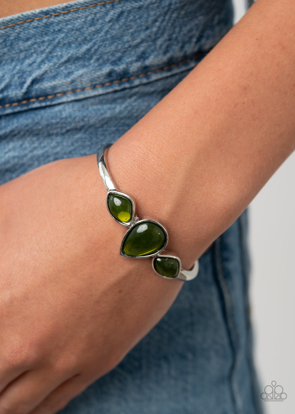 Paparazzi's Boho Beach Babe - Green bracelet