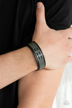 Load image into Gallery viewer, Paparazzi&#39;s Blaze a Trail - Black Urban Men bracelet
