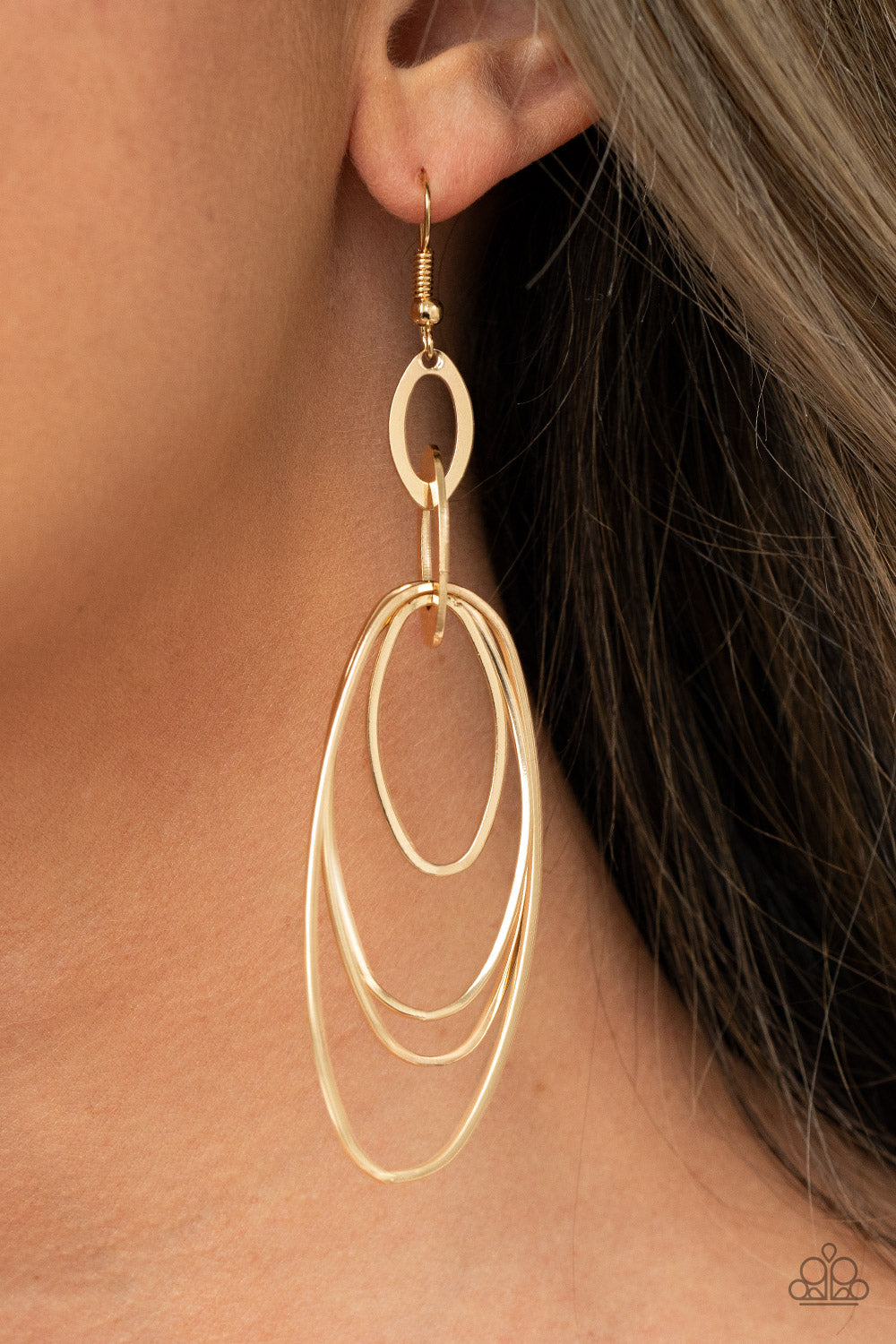 Paparazzi's OVAL the Moon - Gold earrings