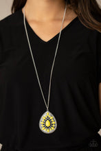 Load image into Gallery viewer, Paparazzi&#39;s Retro Prairies - Yellow necklace
