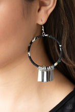 Load image into Gallery viewer, Paparazzi&#39;s Garden Chimes - Black hoop earrings
