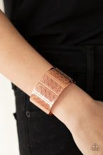 Load image into Gallery viewer, Paparazzi&#39;s Thai Terrariums - Copper bracelet

