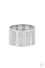 Load image into Gallery viewer, Paparazzi&#39;s Thai Terrariums - Silver bracelet
