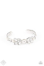 Load image into Gallery viewer, Paparazzi&#39;s Regal Reminiscence - White Pearl bracelet (Fashion Fix)
