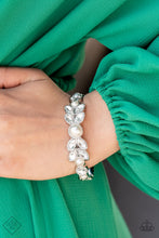 Load image into Gallery viewer, Paparazzi&#39;s Regal Reminiscence - White Pearl bracelet (Fashion Fix)
