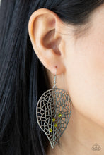 Load image into Gallery viewer, Paparazzi&#39;s Seasonal Showcase - Green earrings
