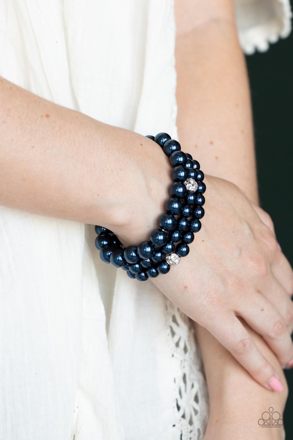 Paparazzi's Here Comes the Heiress - Blue Pearl bracelet