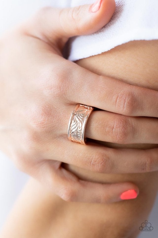 Paparazzi's Billowy Bands - Rose Gold ring