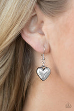 Load image into Gallery viewer, Paparazzi&#39;s Chicly Cupid - Silver necklace
