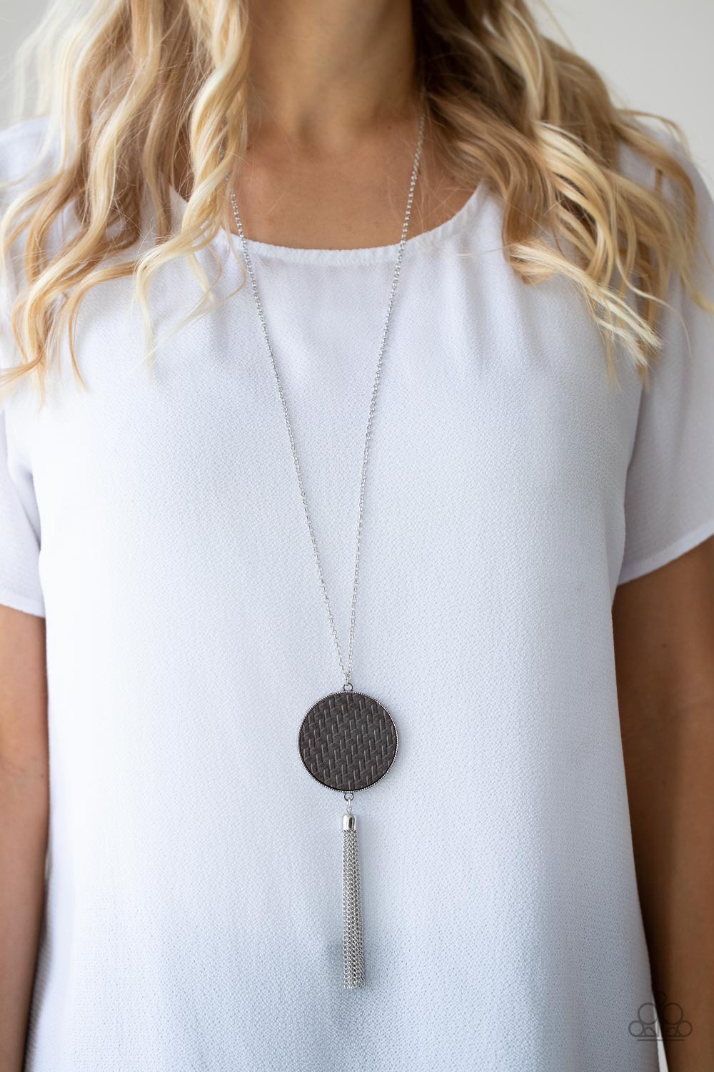 Paparazzi's Wondrously Woven - Silver necklace