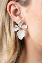 Load image into Gallery viewer, Paparazzi&#39;s Hawaiian Heiress - White post earrings
